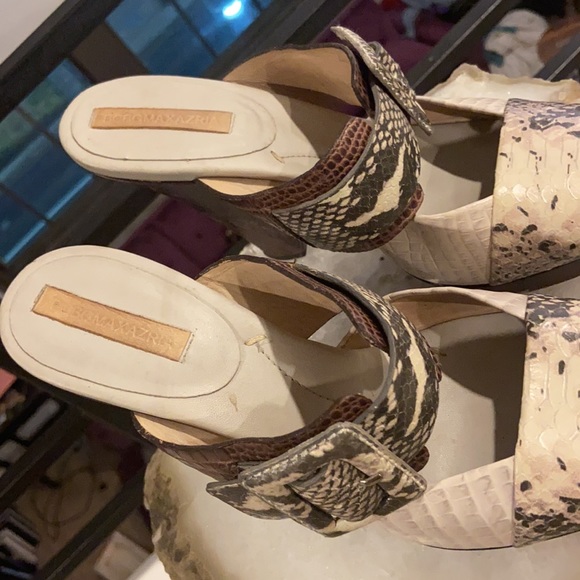BCBGmaxazria snakeskin heels fits like 8.5 - Picture 2 of 6